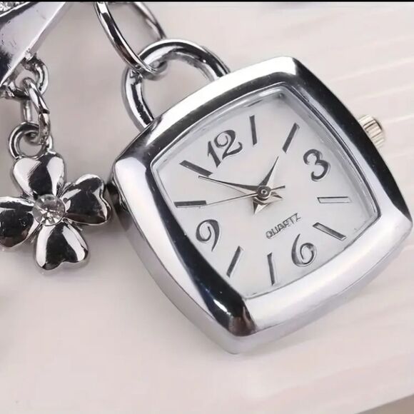 LOVE Bracelet Watch - Fashionable Quartz Timepiece. - Picture 4 of 4